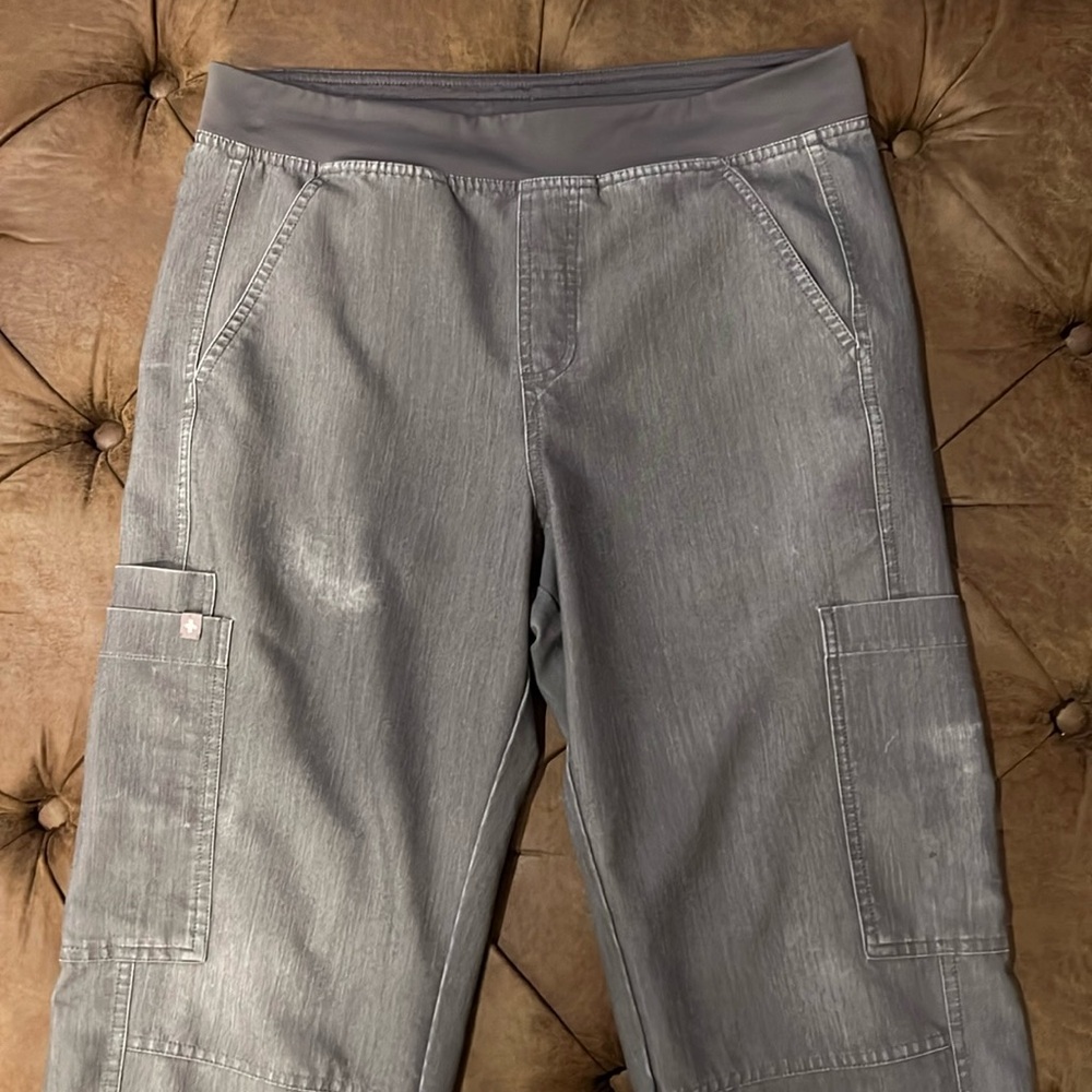 Used Figs scrub pants. Size Smalll